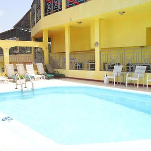 Executive Shaw Park Guest House